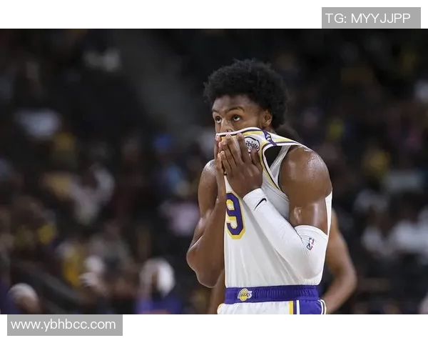 NBA夏季联赛：布朗尼10分湖人胜热火 勇士惜败马刺_20532